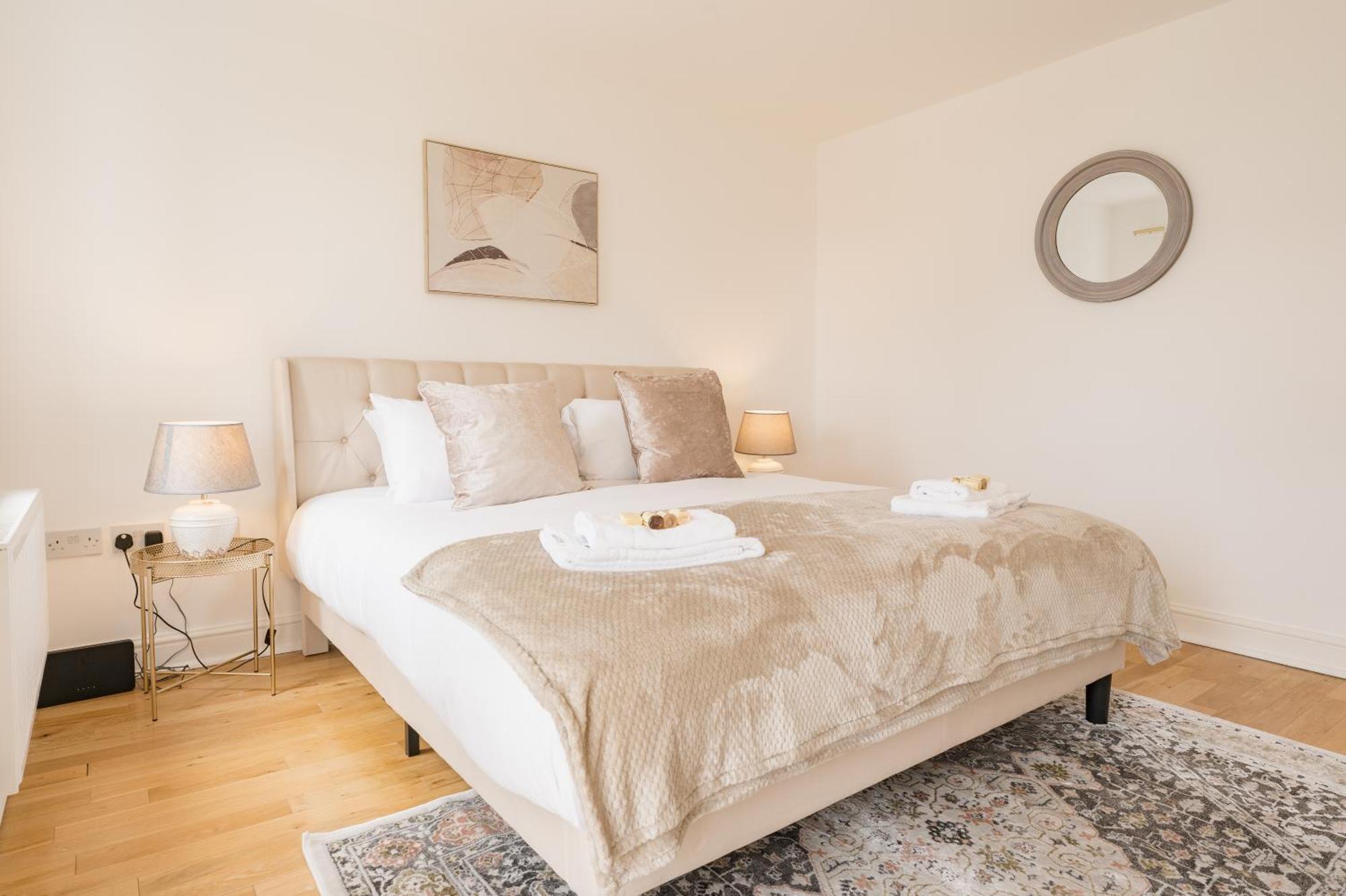 Beautifully Done 5 Bed Barn Conversion In - Sleeps Up To 10